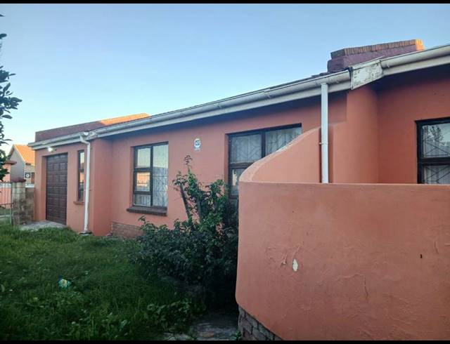 3 BEDROOM HOUSE FOR SALE IN MOTHERWELL